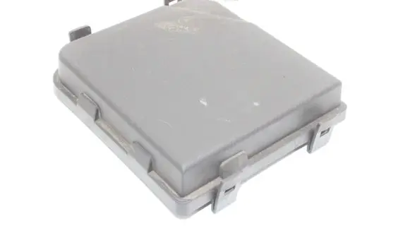 Nissan X-Trail T32 Fuse box cover 
