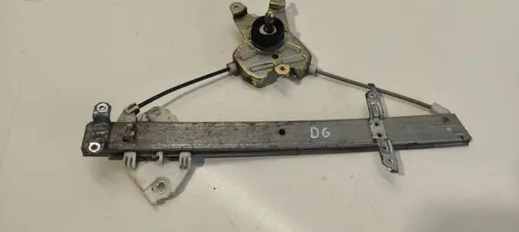 Rear door manual window regulator