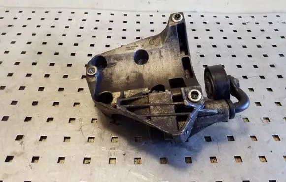 BMW X5 E53 A/C compressor mount bracket 64557786708 7786708