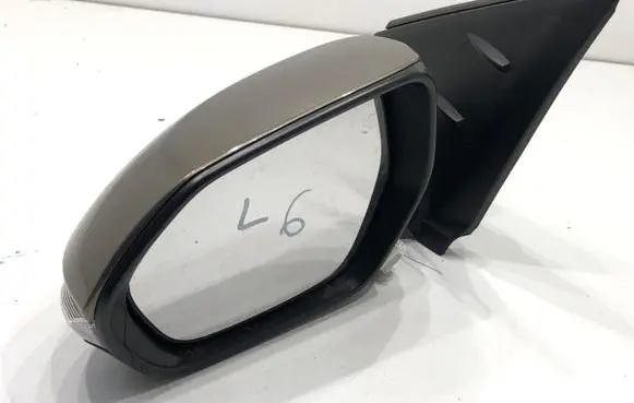 Toyota Yaris Front door electric wing mirror 