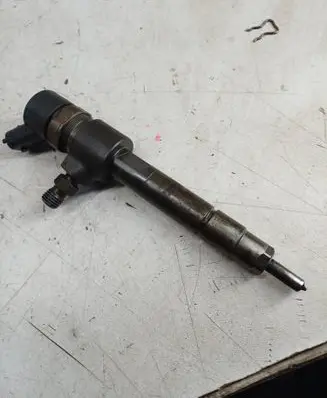 Opel Astra H Fuel injector 0445110 0445110165 939
