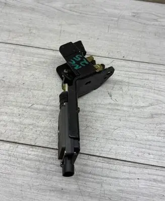 Citroen C5 Tailgate window lock/catch/latch a00177 125105