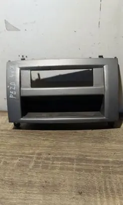 Peugeot 407 Glove box