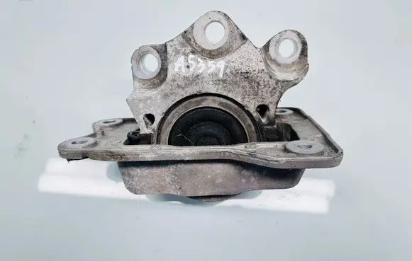 Engine mount bracket