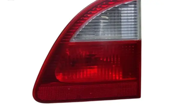 Tailgate rear/tail lights