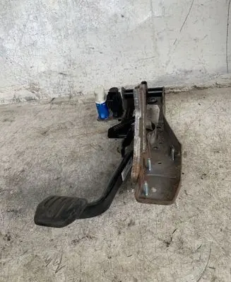 Volvo S60 Brake pedal 31302348