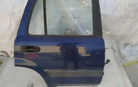 Honda CR-V Rear door
