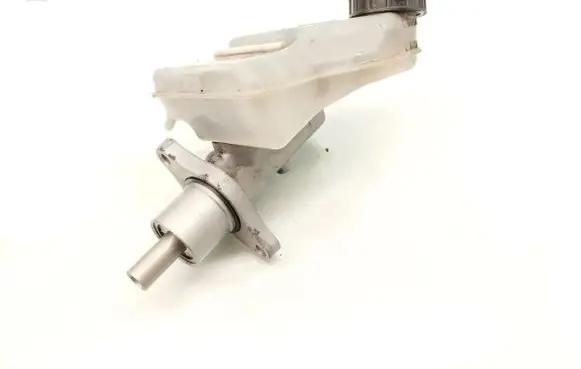 Mazda 3 II Master brake cylinder 251528212