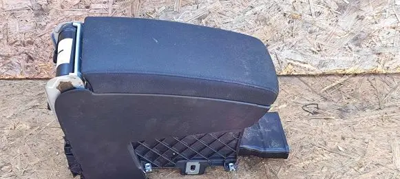 Volkswagen PASSAT B6 Armrest 3C0864207