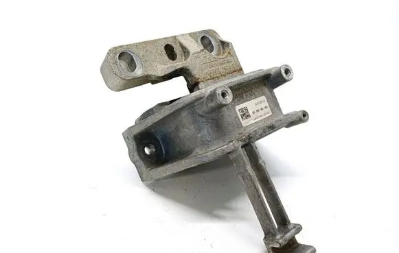 Volkswagen Touran III Engine mount bracket 5Q0199262DE