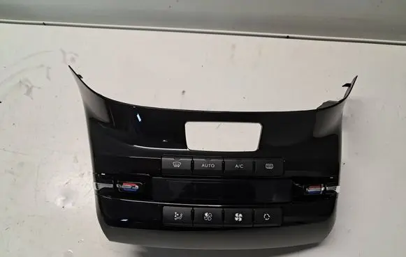 Peugeot 208 Climate control unit 96722471XU