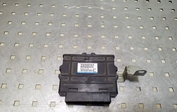 Mitsubishi Pajero ABS control unit/module MR400420 X2T34172
