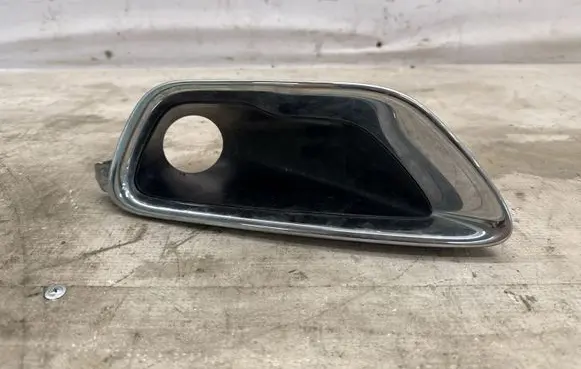 Jeep Grand Cherokee Front fog light trim/grill 68261711AA