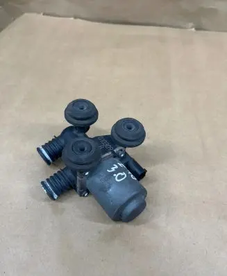 BMW 3 E46 Coolant heater control valve 64118369805 1147412144