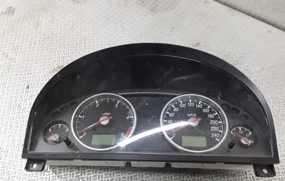 Ford Mondeo Mk III Speedometer (instrument cluster) 1S7F10841
