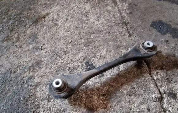 Rear upper control arm/wishbone