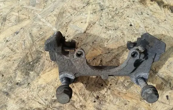Volkswagen PASSAT B6 Front Brake Caliper Pad/Carrier 