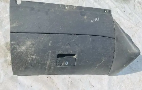 Volkswagen Golf IV Glove box 1j1857101a 1j1857104a