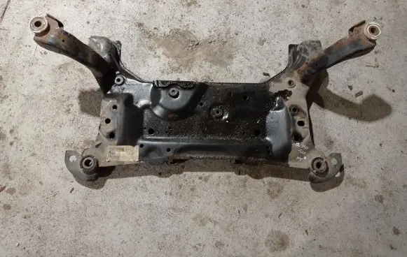 Volvo V40 Front subframe 2597139 A12328FS0789