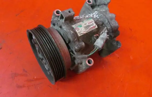 Renault Kangoo II Air conditioning (A/C) compressor (pump) 8200953359