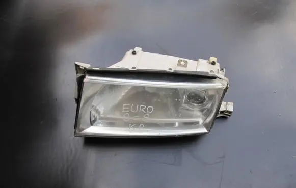 Skoda Octavia Mk1 (1U) Headlight/headlamp 1U1941015E