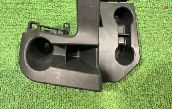 Opel Mokka B Rear bumper mounting bracket 9835230580