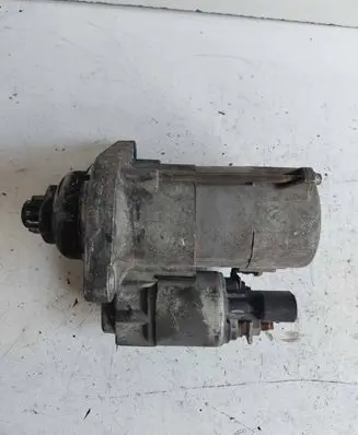 Volkswagen Golf V Starter motor 02Z911023H