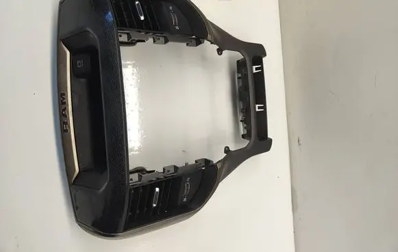 Dodge RAM Radio/GPS head unit trim 5YU511X7AF 76708A03 20196777320