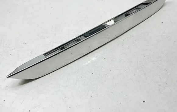 Renault Megane IV Trunk door license plate light bar 848104514R 848100292R 848108317R