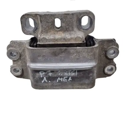 Volkswagen PASSAT B7 Engine mount bracket 3C0199555