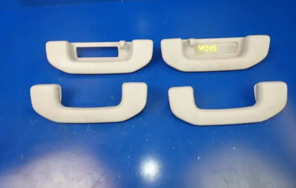 Mercedes-Benz C W205 A set of handles for the ceiling 