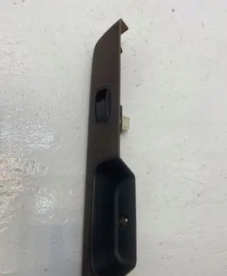 Nissan X-Trail T32 Tailgate/trunk/boot open switch 