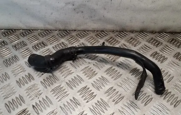 Engine coolant pipe/hose