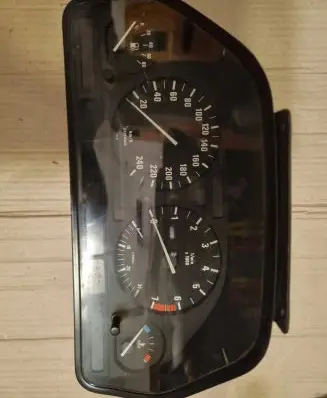BMW 5 E34 Speedometer (instrument cluster) 993558092 1388801