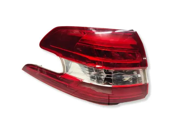 Peugeot 308 Rear/tail lights L90019408 9678093980