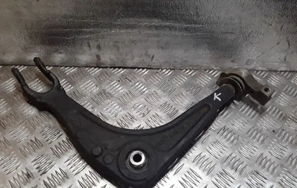 Peugeot 407 Front lower control arm/wishbone 462
