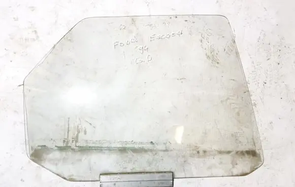 Rear door window glass