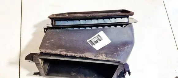 Mitsubishi Grandis Cabin air duct channel 