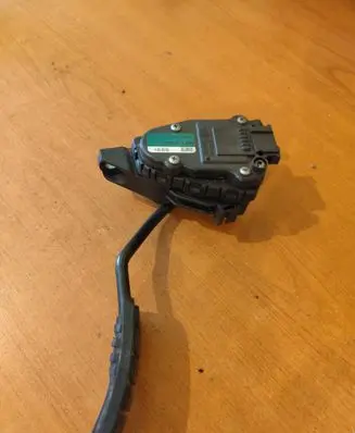 Renault Master II Accelerator throttle pedal 6PV00811904 7700314525