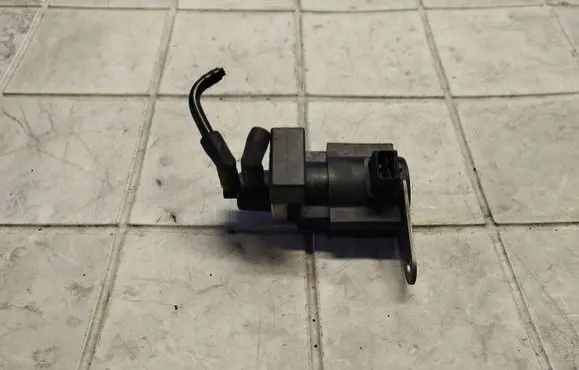 Audi A8 S8 D2 4D Turbo solenoid valve 057906630 53463500APG