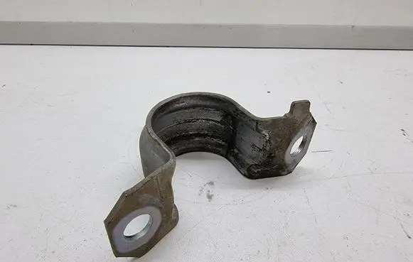 BMW 5 F10 F11 Sway bar bush bracket, front 6775444