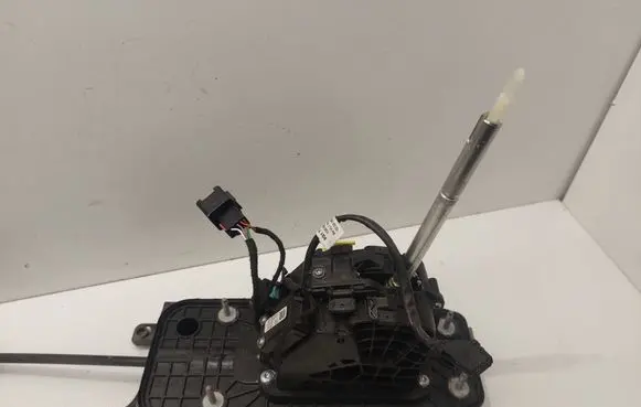 Volkswagen Golf VII Gear shifter/selector 5Q0713061