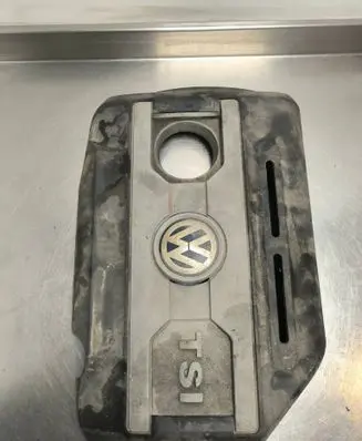Volkswagen Scirocco Engine cover (trim) 06J103925P 06J103925Q