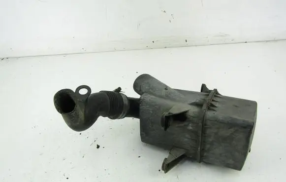 Volkswagen Polo III 6N 6N2 6NF Air filter box 