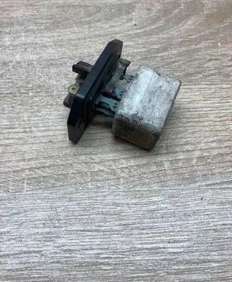 Mazda 121 Heater blower motor/fan resistor 6L735