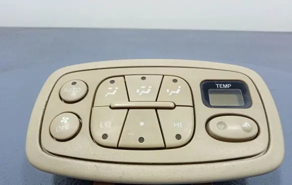 Toyota Sienna XL20 II Climate control unit VK9215