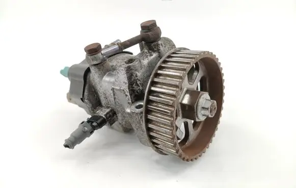 Renault Kangoo II Fuel injection high pressure pump 167003608R H8201121521