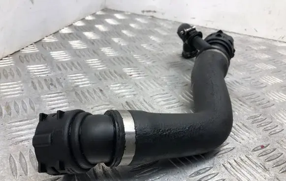 BMW 5 E60 E61 Engine coolant pipe/hose 7789742