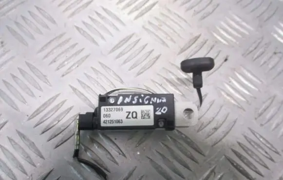 Opel Insignia A Sound amplifier 13327069