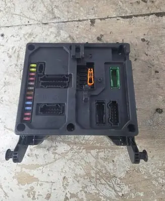 Seat Alhambra (Mk1) Comfort/convenience module S108152001